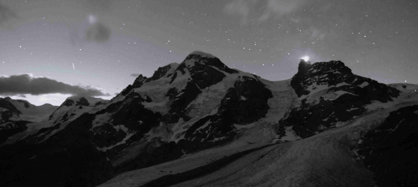Briethorn Jungfraujoch at night
